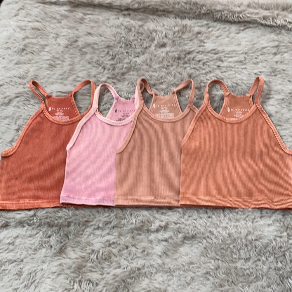 COPY - 🌺Free people happiness run crop top - Picture 11 of 17